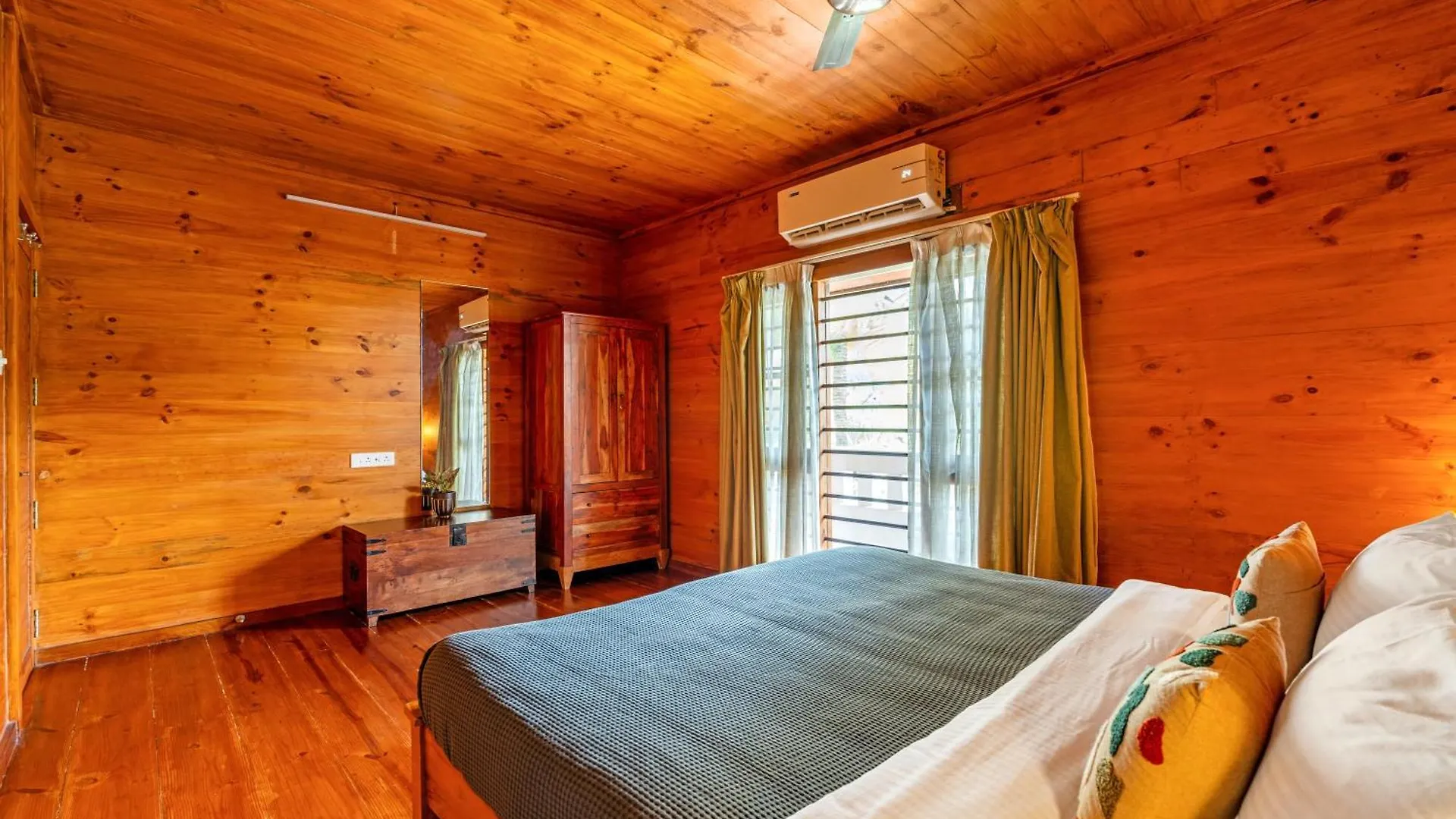 Villa Senaro Luxury Farm Agali India